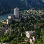 Počitelj panorama, Bosnia and Herzegovina -  Von Suzanne Plumette - https://stock.adobe.com